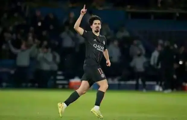 PSG Thrill Home Crowd in Eight Goal Classic